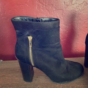 Juicy Couture Heeled Boots-black sz.10